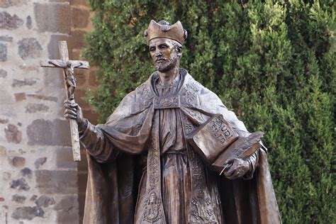 Almod Var Del Campo Dedica Un Monumento En Bronce A San Juan De Vila