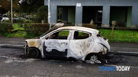 Via San Marchese Venaria Incendio Auto Lancia Ypsilon