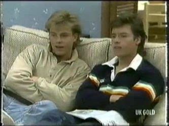 Scott Robinson, Mike Young in Neighbours Episode 0305