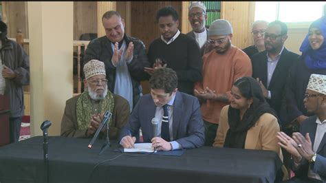 Mayor's signature allows for Islamic call to prayer year round | kare11.com