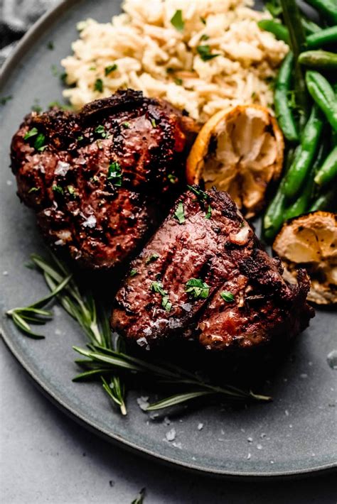 Marinated Lamb Chops With Rosemary And Garlic