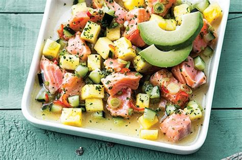 Ceviche De Salmon Con Pina Y Pepino