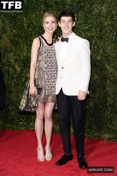 WALLIS CURRIE WOOD Nude AZNude