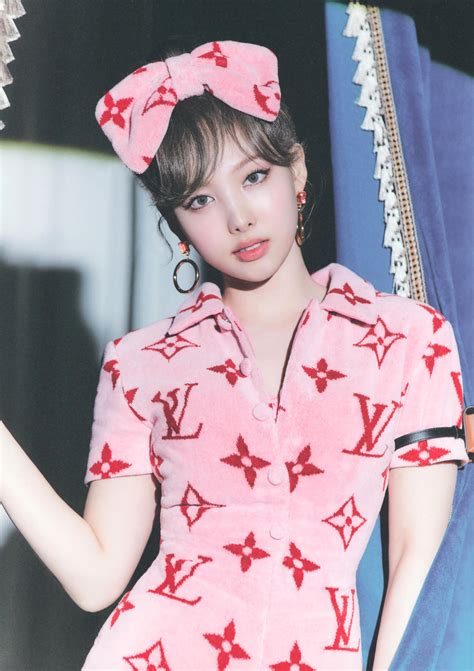 Twice Nayeon 1st Mini Album Im Nayeon Photobook Scans Kpopping