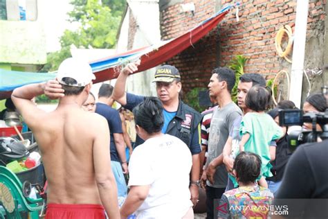 Kemensos Distribusikan Logistik Untuk Korban Banjir Bekasi Antara News