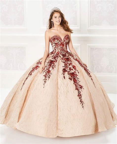 Red And Gold Quince Dress In 2020 Pretty Quinceanera Dresses Quinceanera Dresses Gold