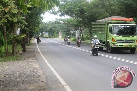 Truk Batu Bara Kembali Lintasi Jalinsum OKU ANTARA News Sumatera Selatan