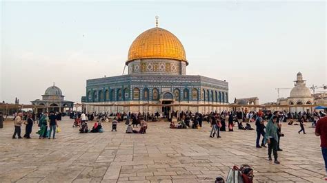 Pin By Maha Shaheen On Alaqsa Mosque Taj Mahal Mosque Building