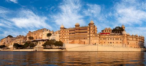 Udaipur City Palace Images – Browse 4,279 Stock Photos, Vectors, and ...