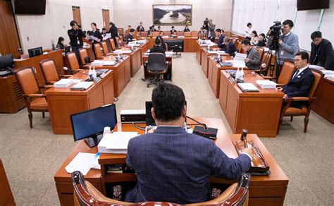 개 식용 종식법 민주당 단독으로 국회 농해수위 소위 통과여당은 불참