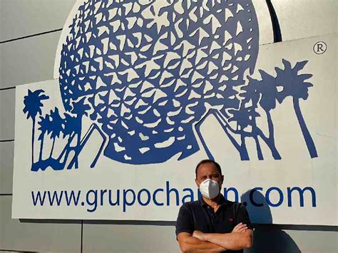 El Grupo Chap N L Der Del Transporte Escolar Seguro En La Comunidad De