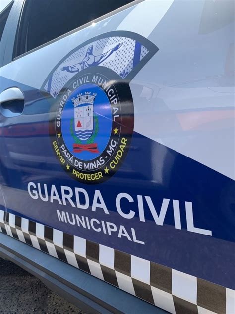 Homem é detido após desacatar guardas municipais no centro de Pará de