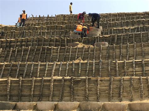 Rohingya Refugee Volunteers Work To Avert Monsoon Damage In Bangladesh Unhcr