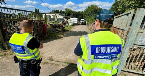 Bonn Polizei findet mutmaßliches Drogenlabor in Dransdorf Literweise