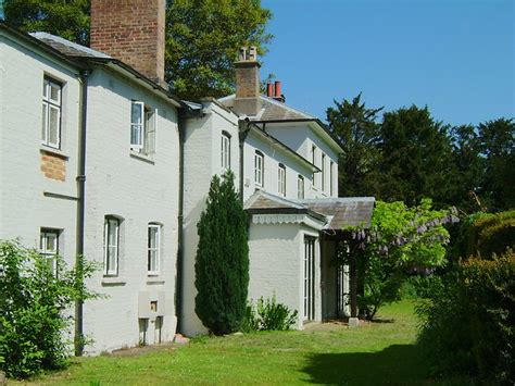 Frogmore Cottage vs. Frogmore House