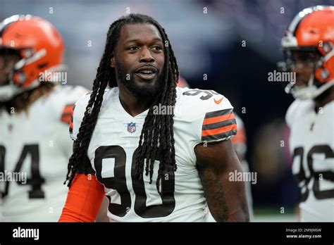 Cleveland Browns Defensive End Jadeveon Clowney 90 During The First Half Of An Nfl Football