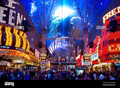 Famous Freemont Street on the Las Vegas Strip at night. Las Vegas ...