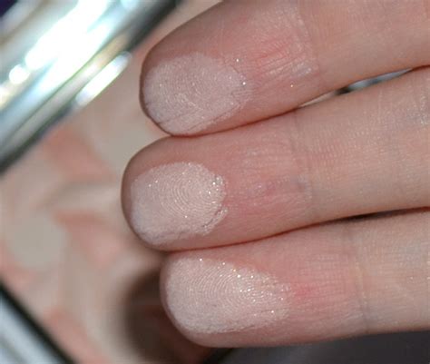 girl z Diorskin Nude Glow 003 First Light летний азиатский хайлайтер