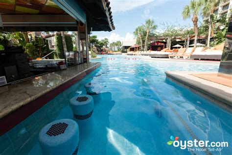 12 Best Swim Up Bars In The Us