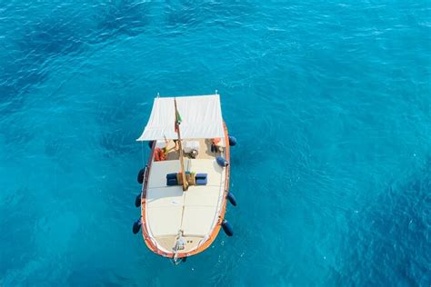 Boat Tour In Capri Italy