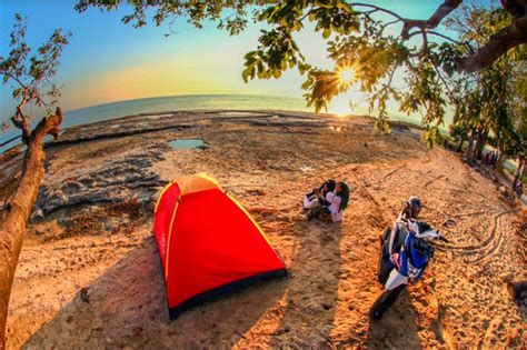 Indahnya Pemandangan Matahari Terbenam Di Pantai Kuri Pattene SINDO