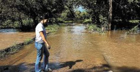 Contin An Incomunicadas Varias Comunidades Por Inundaciones