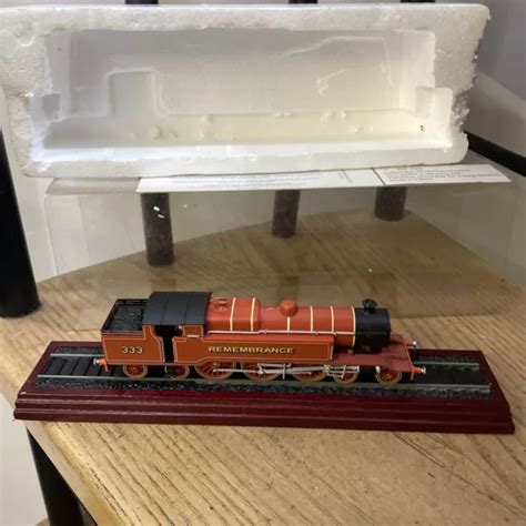 ATLAS EDITIONS 1 100 Scale LBSC Remembrance Locomotive Static Model