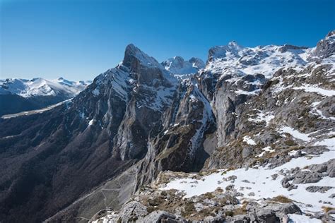 Premium Photo Winter Landscape In Picos De Europa Mountains