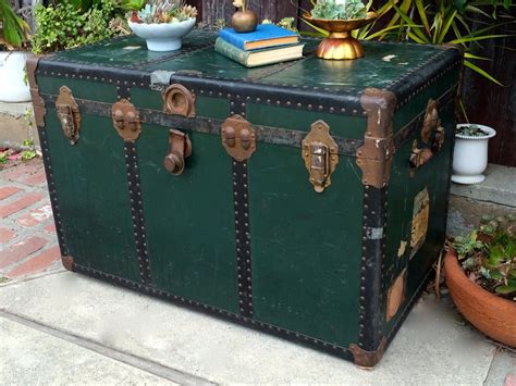 List Of Vintage Trunk Coffee Table For Small Space | Home decorating Ideas