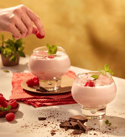 Amarula Lan A Novo Sabor Raspberry Mesa De Bar