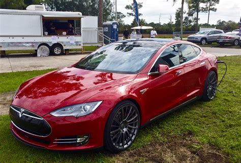 Red Model S P Dl Ludicrous Pulse Adv Wheels Teslarati