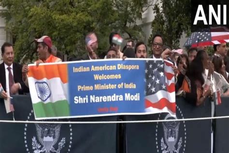 Us Huge Crowd Gathers Outside White House To Welcome Pm Modi