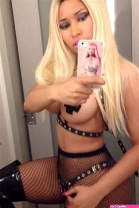 Naked Nicki Minja Sexy Photos