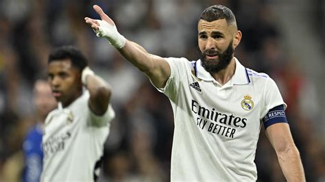 Transfer Karim Benzema Real Madryt Pokusi Si O Rozpocz Cie Nowej