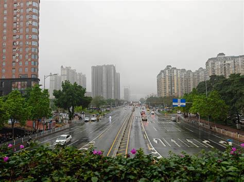 广州启动防暴雨内涝三级应急响应灾害气象防御