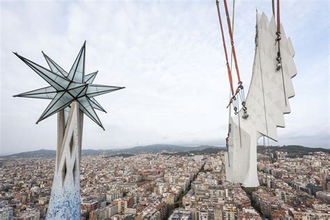 La Sagrada Familia Empieza A Colocar Las Piezas Para Culminar Las