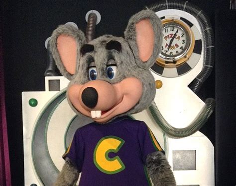 Chuck E Cheese Tv Show 2021 Movieweb