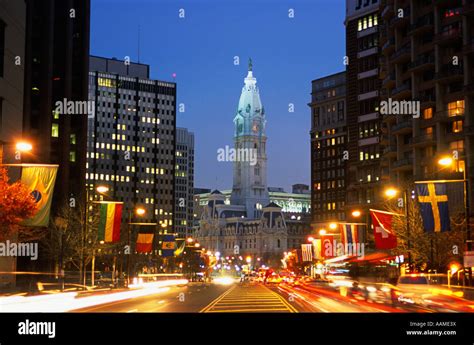 PHILADELPHIA PENNSYLVANIA CITY HALL DOWNTOWN AT NIGHT Stock Photo - Alamy