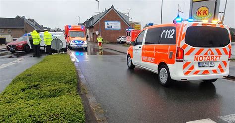 Kevelaer Am Steuer Bewusstlos Mann Schwebt Nach Unfall In Lebensgefahr