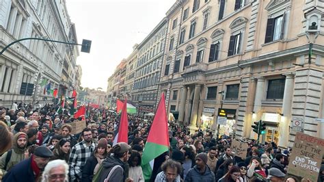 In Migliaia A Roma Per La Palestina Israele Fermi Il Genocidio A Gaza