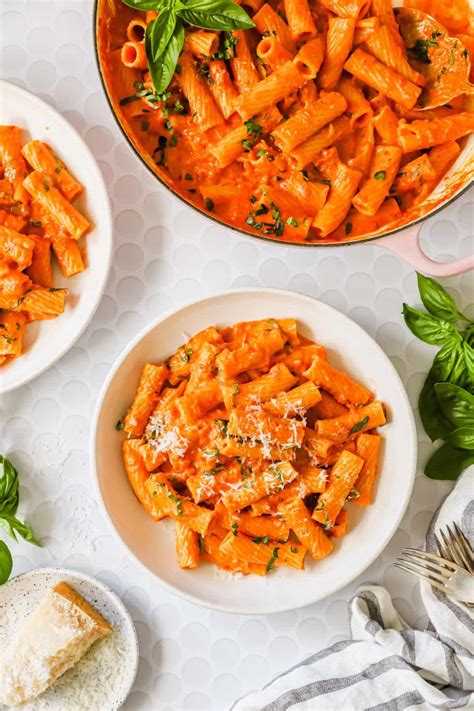 Quick And Easy Spicy Rigatoni Lenas Kitchen