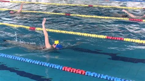 Técnicas de natación espalda todo lo que necesita conocer