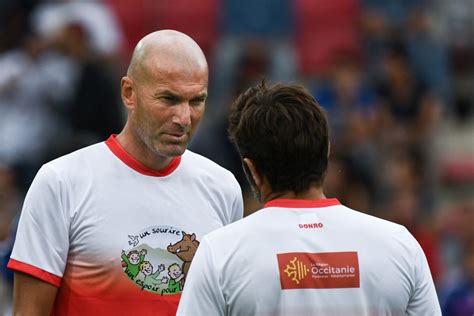 Photo Zinédine Zidane et Bixente Lizarazu Les champions du monde de