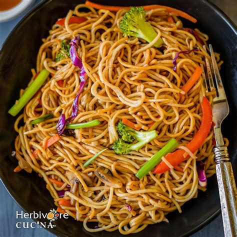 Herbivore Cucina Instant Pot Vegetable Chow Mein