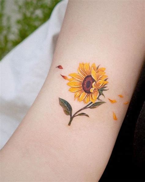 21 Tatuagens de Girassol O Simbolismo Atrás da Beleza