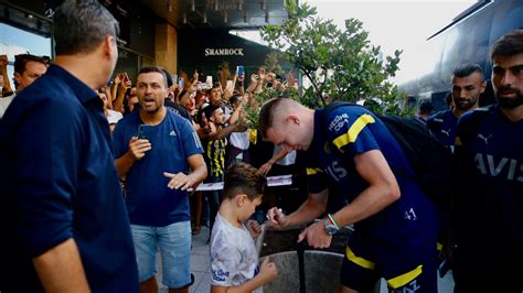 Fenerbahçe ye coşkulu karşılama