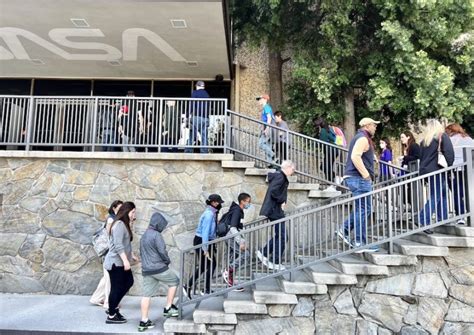 Notes From a Free Visitor Day Tour at JPL