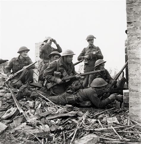 Infantry Weapons : Juno Beach Centre