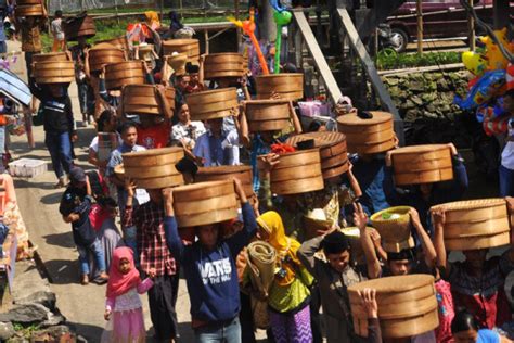 Tradisi Merti Dusun Tanggulangin Antara News