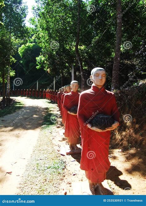 Row Of Buddhist Monk Statues At Kaw Thawng Cave Hpa An Myanmar Stock